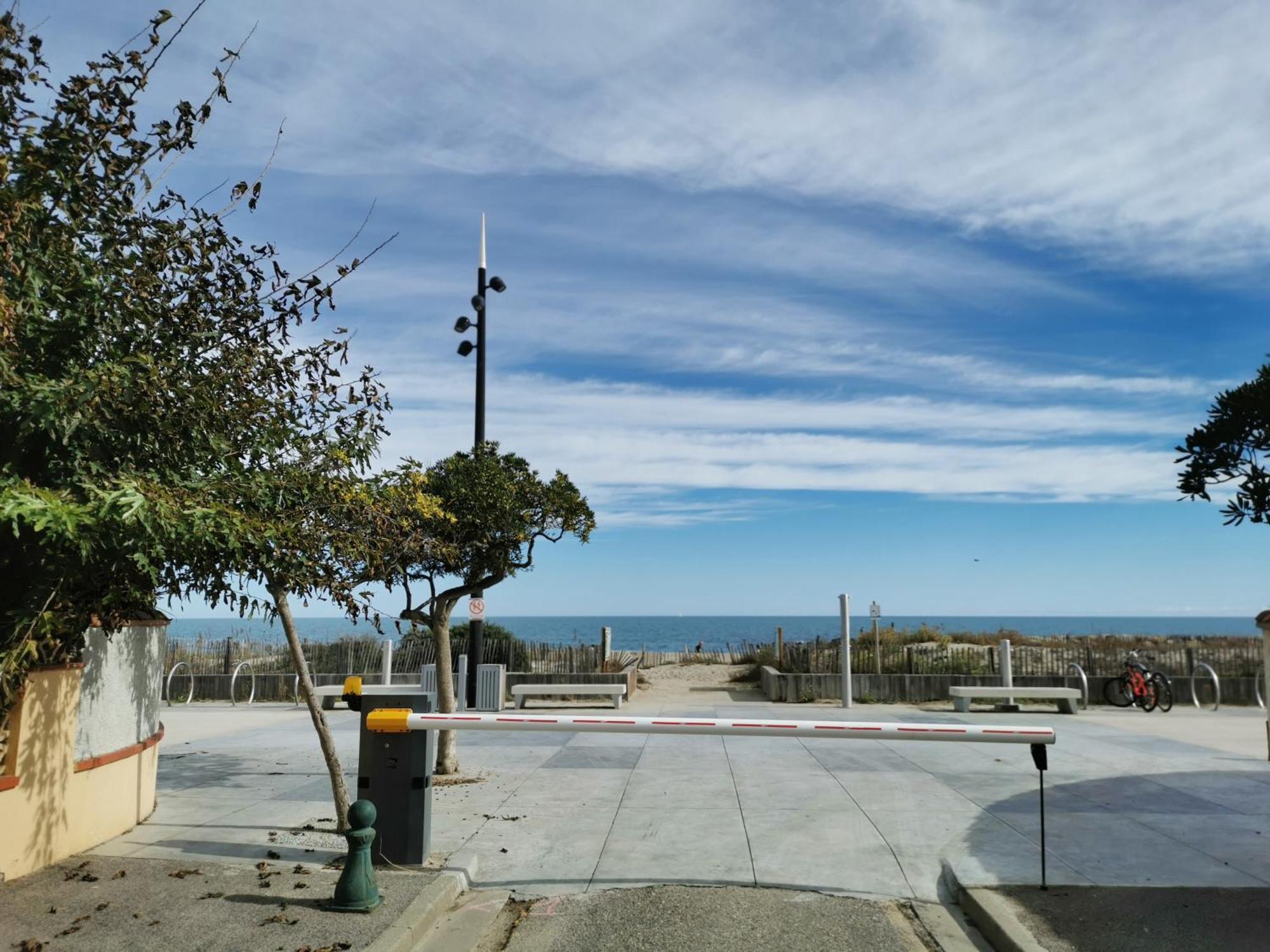 Appartement Refait A Neuf, Climatise Avec Vue Mer Et Montagne, Avec Place De Parking Privative Saint-Cyprien  Dış mekan fotoğraf